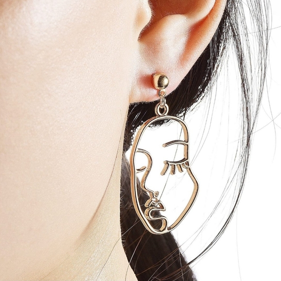 Brandy Melville Gold Abstract Face Earrings Vintag - Picture 2 of 6